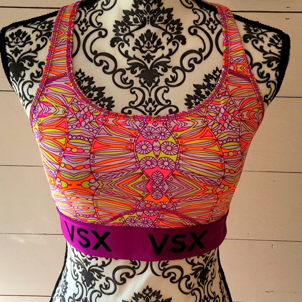 Victoria's Secret VSX Sports Bra Large